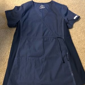 Maternity scrub top